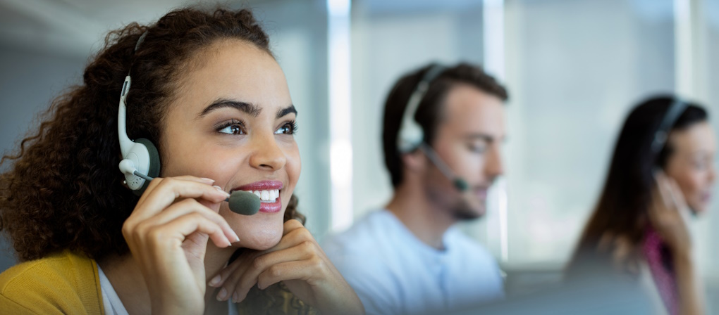 cybersecurity it support specialist on phone call